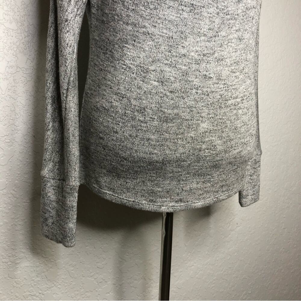 WHBM light gray cowl neck cold shoulder lightweight knit top size Extra Small XS - Picture 2 of 14